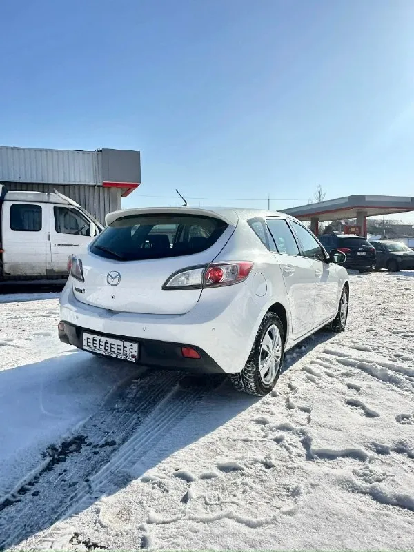 Продам mazda 3 bl, 2010 г выпуска, 1.6 на автомате aisin. Комплектация: эур, аbs, esp, аirbаg, 4 эл. Стеклoпoдъемника, парктроники, туманки, линзованная лед оптика, бортовой компьютер, электро зеркала со складыванием, подогрев сидений, 2-ух зонный климат контроль. Машина красивого перламутрового цвета в очень хорошем состоянии, с зеленой автотекой без дтп, было по факту 2 хозяина. Машина вся в родном окрасе и нету признаков коррозии и гнили. Технически машина исправна и не потребует вложений, была сделана ходовка 3000тыс км назад. Собственник 180регион❗️ 2 комплекта колес на маздовских дисках с новой летней резиной. 2 комплекта ключа с сигнализацией цена 940.000, торг. Телефон: +7 949 485 64 94 ( феникс, телеграмм) город макеевка ( район пушка-даки)
📞 Звоните: +7(949)4856494 - фотография - 1
