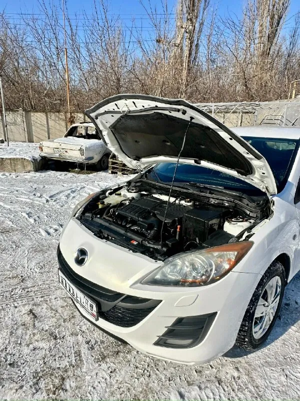 Продам mazda 3 bl, 2010 г выпуска, 1.6 на автомате aisin. Комплектация: эур, аbs, esp, аirbаg, 4 эл. Стеклoпoдъемника, парктроники, туманки, линзованная лед оптика, бортовой компьютер, электро зеркала со складыванием, подогрев сидений, 2-ух зонный климат контроль. Машина красивого перламутрового цвета в очень хорошем состоянии, с зеленой автотекой без дтп, было по факту 2 хозяина. Машина вся в родном окрасе и нету признаков коррозии и гнили. Технически машина исправна и не потребует вложений, была сделана ходовка 3000тыс км назад. Собственник 180регион❗️ 2 комплекта колес на маздовских дисках с новой летней резиной. 2 комплекта ключа с сигнализацией цена 940.000, торг. Телефон: +7 949 485 64 94 ( феникс, телеграмм) город макеевка ( район пушка-даки)
📞 Звоните: +7(949)4856494 - фотография - 3