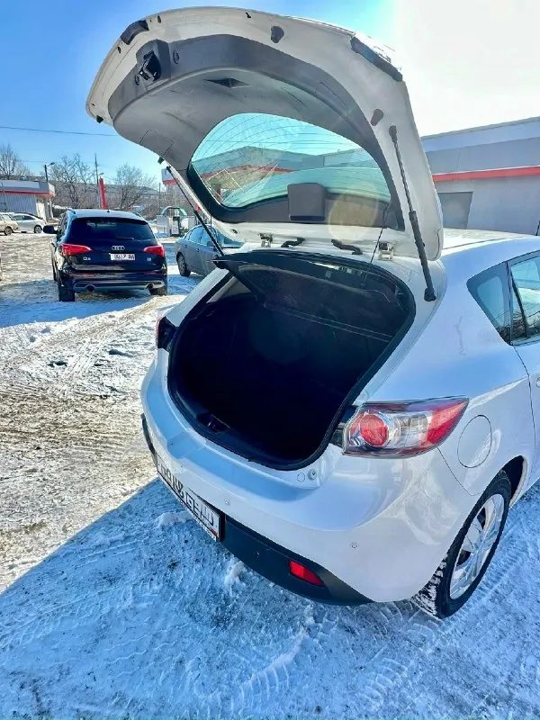 Продам mazda 3 bl, 2010 г выпуска, 1.6 на автомате aisin. Комплектация: эур, аbs, esp, аirbаg, 4 эл. Стеклoпoдъемника, парктроники, туманки, линзованная лед оптика, бортовой компьютер, электро зеркала со складыванием, подогрев сидений, 2-ух зонный климат контроль. Машина красивого перламутрового цвета в очень хорошем состоянии, с зеленой автотекой без дтп, было по факту 2 хозяина. Машина вся в родном окрасе и нету признаков коррозии и гнили. Технически машина исправна и не потребует вложений, была сделана ходовка 3000тыс км назад. Собственник 180регион❗️ 2 комплекта колес на маздовских дисках с новой летней резиной. 2 комплекта ключа с сигнализацией цена 940.000, торг. Телефон: +7 949 485 64 94 ( феникс, телеграмм) город макеевка ( район пушка-даки)
📞 Звоните: +7(949)4856494 - фотография - 4