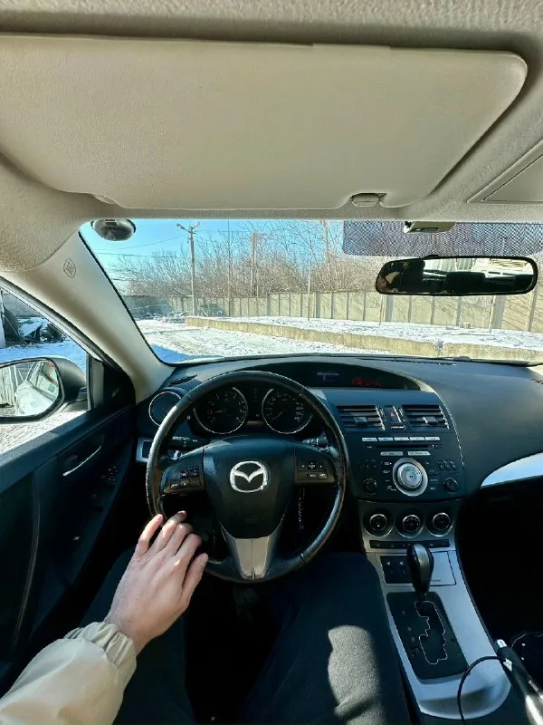 Продам mazda 3 bl, 2010 г выпуска, 1.6 на автомате aisin. Комплектация: эур, аbs, esp, аirbаg, 4 эл. Стеклoпoдъемника, парктроники, туманки, линзованная лед оптика, бортовой компьютер, электро зеркала со складыванием, подогрев сидений, 2-ух зонный климат контроль. Машина красивого перламутрового цвета в очень хорошем состоянии, с зеленой автотекой без дтп, было по факту 2 хозяина. Машина вся в родном окрасе и нету признаков коррозии и гнили. Технически машина исправна и не потребует вложений, была сделана ходовка 3000тыс км назад. Собственник 180регион❗️ 2 комплекта колес на маздовских дисках с новой летней резиной. 2 комплекта ключа с сигнализацией цена 940.000, торг. Телефон: +7 949 485 64 94 ( феникс, телеграмм) город макеевка ( район пушка-даки)
📞 Звоните: +7(949)4856494 - фотография - 8