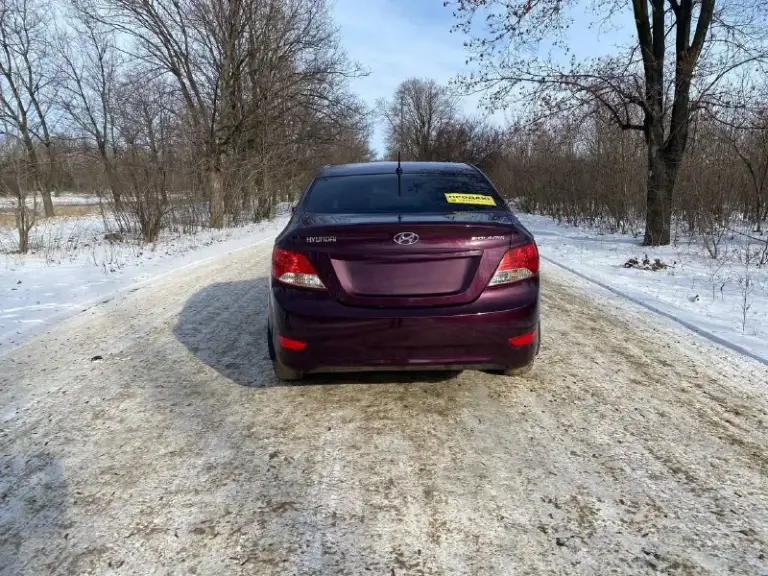 Продам надежный и экономичный авто хюндай солярис 2014год мотор 1.6 коробка автомат, пробег 170 тыс км (оригинальный), цена 1.040₽ состояние отличное, обслужена вся, салон в отличном состоянии, не бита не крашена, делать ни чего не надо, сел и катайся, 2 ключа, печка греет хорошо комплектация:
Стеклоподъемники всех дверей, гидроусилитель, подогревы сидений, стекла, электрозеркала, кондиционер. Ходовая перебиралась, цепь поменяна, по мотору вопросов нет работает идеально, мягко без стуков и прочих шумов, масло не доливаю ни грамма( катализатор удален на пробеге 70 тыс)коробка работает отлично, масло в коробке менял каждые 30 тыс, документы в порядке все вопросы по тел +79493489143 макеевка, торг - фотография - 5