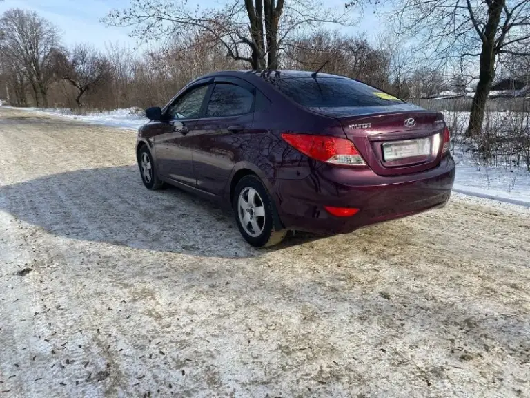 Продам надежный и экономичный авто хюндай солярис 2014год мотор 1.6 коробка автомат, пробег 170 тыс км (оригинальный), цена 1.040₽ состояние отличное, обслужена вся, салон в отличном состоянии, не бита не крашена, делать ни чего не надо, сел и катайся, 2 ключа, печка греет хорошо комплектация:
Стеклоподъемники всех дверей, гидроусилитель, подогревы сидений, стекла, электрозеркала, кондиционер. Ходовая перебиралась, цепь поменяна, по мотору вопросов нет работает идеально, мягко без стуков и прочих шумов, масло не доливаю ни грамма( катализатор удален на пробеге 70 тыс)коробка работает отлично, масло в коробке менял каждые 30 тыс, документы в порядке все вопросы по тел +79493489143 макеевка, торг - фотография - 7