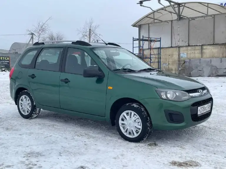 В продаже lada kalina 2017 г. В. , универсал.
В редком и очень красивом цвете!
1.6 Мкпп 87л. С.
Пробег 87700км

✅Птс - оригинал, два владельца!
✅Кузов в отличном состоянии, без ржавчины!
✅Все стекла в круг заводские и без дефектов, включая лобовое!
✅Техническая часть без нареканий, вложений не требует!
✅Зеленый отчет автотеки, скину по запросу!
✅Отличная комплектация: климат-контроль, abs, фронтальные подушки безопасности, обогрев передних сидений, электро регулировка боковых зеркал и т. Д.
✅Автомобиль на зимней резине!
Цена 640 000₽
8-989-520-91-60 - фотография - 2