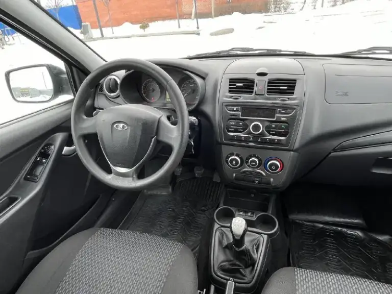 В продаже lada kalina 2017 г. В. , универсал.
В редком и очень красивом цвете!
1.6 Мкпп 87л. С.
Пробег 87700км

✅Птс - оригинал, два владельца!
✅Кузов в отличном состоянии, без ржавчины!
✅Все стекла в круг заводские и без дефектов, включая лобовое!
✅Техническая часть без нареканий, вложений не требует!
✅Зеленый отчет автотеки, скину по запросу!
✅Отличная комплектация: климат-контроль, abs, фронтальные подушки безопасности, обогрев передних сидений, электро регулировка боковых зеркал и т. Д.
✅Автомобиль на зимней резине!
Цена 640 000₽
8-989-520-91-60 - фотография - 5