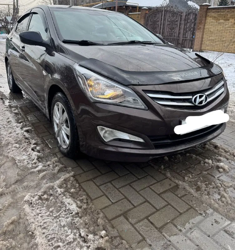 ✅Цена 880 т руб. Год. 2015 hyundai solaris машинка по технике все в идеале по двигателю по коробке все чётко в отличном состоянии все идеально. Работает без вложений я хозяин. Коробка автомат двигатель. 1.6. 123л. Пробег. 186 тысячи кузов рестайлинг. ☎+79495695833. Донецк. С полным переоформлением мрэо - фотография - 1