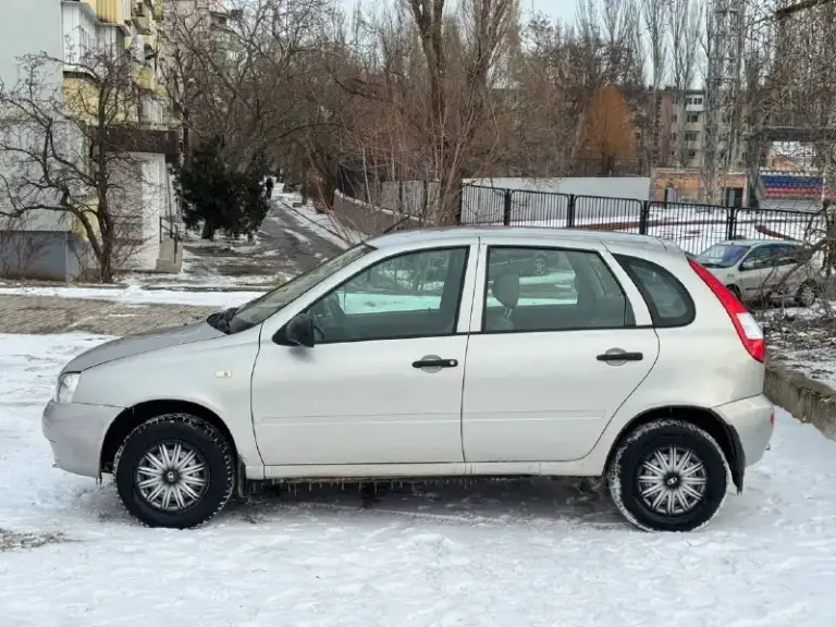 Продам lada kalina — 2011, 1.6, пробег 150 000 км

- Двигатель — в отличном состоянии, компрессия по 14 во всех цилиндрах.
- Мкпп переключает чётко, без нареканий.
- Силовые элементы (стаканы, лонжероны, пороги, дно) — в заводском состоянии.
- Авто в дтп не участвовал, полностью обслужено, любые проверки на вашем сто — приветствуются.
- Новая зимняя резина, документы в полном порядке.
- Реальная машина для ежедневной эксплуатации — сел и поехал.
Цена: 320 000 рублей - фотография - 4