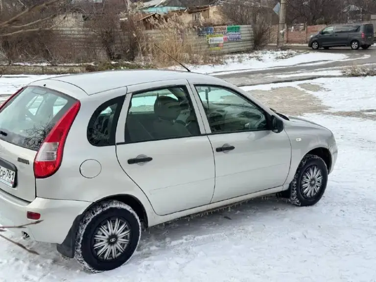 Продам lada kalina — 2011, 1.6, пробег 150 000 км

- Двигатель — в отличном состоянии, компрессия по 14 во всех цилиндрах.
- Мкпп переключает чётко, без нареканий.
- Силовые элементы (стаканы, лонжероны, пороги, дно) — в заводском состоянии.
- Авто в дтп не участвовал, полностью обслужено, любые проверки на вашем сто — приветствуются.
- Новая зимняя резина, документы в полном порядке.
- Реальная машина для ежедневной эксплуатации — сел и поехал.
Цена: 320 000 рублей - фотография - 5