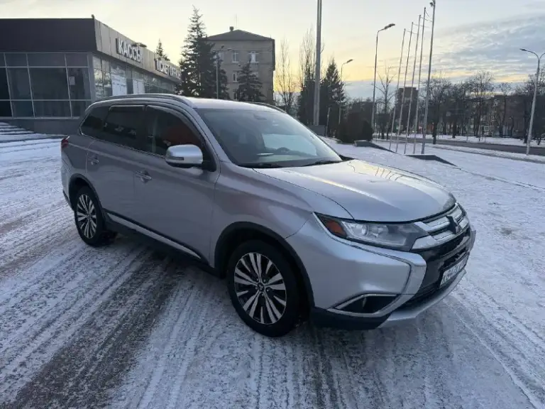 Mitsubishi outlander 2019
2.4 Л, полный привод, 7 мест, климат, бесключевой доступ, подогрев сидений, кожа, 2 комплекта резины, пробег 95 т км
Донецк, цена 2.050.000 рублей
+79493145500 - фотография - 2