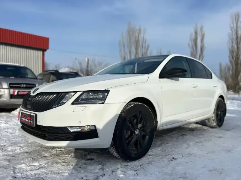 Skoda octavia a7
Год 2019
Объём 1.4 tsi gen 3
Коробка dsg dq 250
Пробег 150.000
2 Собственника
2 Комплекта ключей
После большого то заменено сцепление маховик грм масло в двс и. Комплектация black edition; полный стеклопакет электро зеркала. Датчик света датчик дождя. Передняя задняя туманка, полный мультируль, круиз контроль, большая мультимедиа с подключением carplay android auto, камера заднего вида, парктроники перед/зад, двух зонный климат контроль, подогревы всех сидений перед/зад, резетка 220v. Беспроводная зарядка. 3 режима езды. Подогрев лобового, подогрев заднего стекла и боковых зеркал, подогрев руля, адаптивная оптика. Омыватели фар.
✅Цена: 2.250.000✅✅
✅Номер +79180184337🤳🏻
📞 Звоните: +7(918)0184337 - фотография - 2