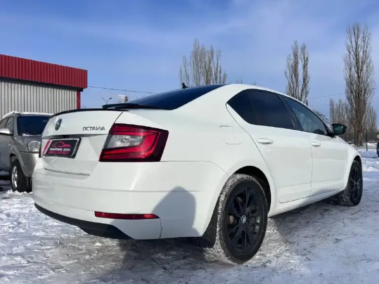 Skoda octavia a7
Год 2019
Объём 1.4 tsi gen 3
Коробка dsg dq 250
Пробег 150.000
2 Собственника
2 Комплекта ключей
После большого то заменено сцепление маховик грм масло в двс и. Комплектация black edition; полный стеклопакет электро зеркала. Датчик света датчик дождя. Передняя задняя туманка, полный мультируль, круиз контроль, большая мультимедиа с подключением carplay android auto, камера заднего вида, парктроники перед/зад, двух зонный климат контроль, подогревы всех сидений перед/зад, резетка 220v. Беспроводная зарядка. 3 режима езды. Подогрев лобового, подогрев заднего стекла и боковых зеркал, подогрев руля, адаптивная оптика. Омыватели фар.
✅Цена: 2.250.000✅✅
✅Номер +79180184337🤳🏻
📞 Звоните: +7(918)0184337 - фотография - 4