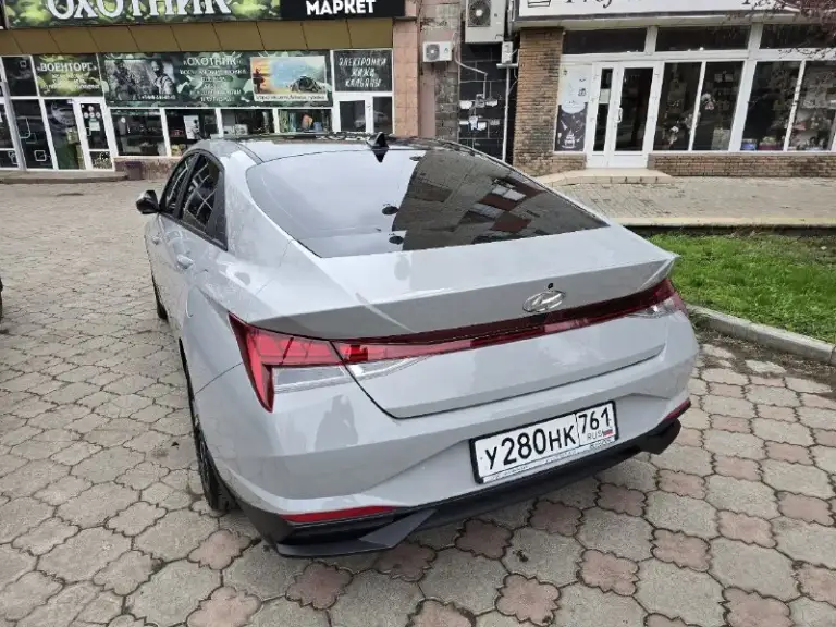 Продам hyundai elantra
2023 Год в очень красивом цвете нардо грей.
Объём 2 литра атмосферник, состояние нового авто, без подкрасов и дтп. Кузов полностью в антигравийной пленке ( оклеили весной 2024 года), дисплеи в салоне также оклеены защитной пленкой. Крыша авто в черной пленке.
-Пробег 23 тыс км.
-Подогрев передних и задних сидений.
-17 Диски( лето) резина kumho. Второй комплект 16 диски и зимняя резина липучка кumho.
-Apple carplay и android auto.
-Камера заднего вида.
-Мониторинг давления в шинах.
-Drive mod 3 режима езды.
-Климат контроль 2-зонный.
- Адаптивный круиз контроль.
-Кожанный мультируль.
-Датчик света.
Цена 2,75 млн торг.
+7949344 6218
📞 Звоните: +7(949)3446218 - фотография - 4