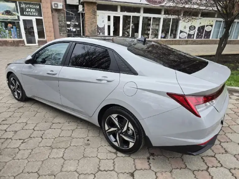 Продам hyundai elantra
2023 Год в очень красивом цвете нардо грей.
Объём 2 литра атмосферник, состояние нового авто, без подкрасов и дтп. Кузов полностью в антигравийной пленке ( оклеили весной 2024 года), дисплеи в салоне также оклеены защитной пленкой. Крыша авто в черной пленке.
-Пробег 23 тыс км.
-Подогрев передних и задних сидений.
-17 Диски( лето) резина kumho. Второй комплект 16 диски и зимняя резина липучка кumho.
-Apple carplay и android auto.
-Камера заднего вида.
-Мониторинг давления в шинах.
-Drive mod 3 режима езды.
-Климат контроль 2-зонный.
- Адаптивный круиз контроль.
-Кожанный мультируль.
-Датчик света.
Цена 2,75 млн торг.
+7949344 6218
📞 Звоните: +7(949)3446218 - фотография - 5