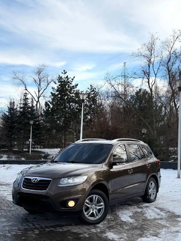 В продаже hyundai santa-fe 2012 года
Большой семейный автомобиль на бензиновом моторе 2.4 литра и полном приводе, полностью обслуженный. Коробка работает безупречно вопросов к ней нет никаких.
Юридически абсолютно чистая, рассмотрю ваши предложения на обмен, а также возможна продажа в кредит!
Осмотр донецк
Цена: 1.250.000₽, торг быстрому покупателю!
☎️ +7 (949) 742-53-98
📞 Звоните: +7(949)7425398 - фотография - 2