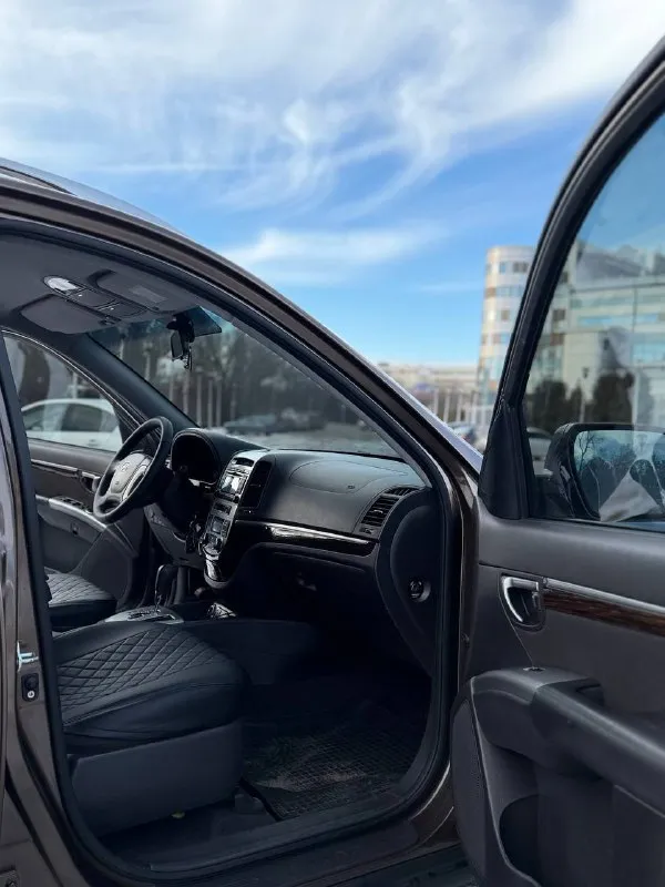 В продаже hyundai santa-fe 2012 года
Большой семейный автомобиль на бензиновом моторе 2.4 литра и полном приводе, полностью обслуженный. Коробка работает безупречно вопросов к ней нет никаких.
Юридически абсолютно чистая, рассмотрю ваши предложения на обмен, а также возможна продажа в кредит!
Осмотр донецк
Цена: 1.250.000₽, торг быстрому покупателю!
☎️ +7 (949) 742-53-98
📞 Звоните: +7(949)7425398 - фотография - 8