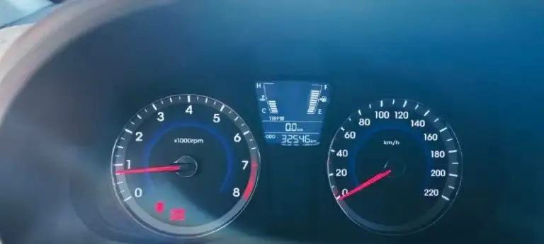 💶 Цена: 1200000📮 город: горловка🚘 марка / модель: hyundai accent📅 год выпуска: 2012📊 пробег: 32 554⛽️ двигатель (тип, объем, мощность):1.4 (цепь)✅ vin код: z94ct41cacr138233🔧 тип кпп: механика👨‍⚖️ владельцев в птс: 1 владелец⏳ срок владения: с 2012 года📝 описание: hyundai accent 2012 г. 1.4 объем. Цепной двигатель. Пробег 32 546 км. Машина полностью обслужена и в родной окраске. Не одной царапины. Резина лето (новое) на титанах. Зима на железяках. Мультируль, магнитола 10 дюймов. Гаражное хранение, идеальное состояние гарантирую!!!собственник. 180 регион с продажей не спешу. Возможен торг, торгуюсь у капота. Обмен не интересует по запросу кину видео☎️ контактный телефон: +79493363080 - фотография - 5