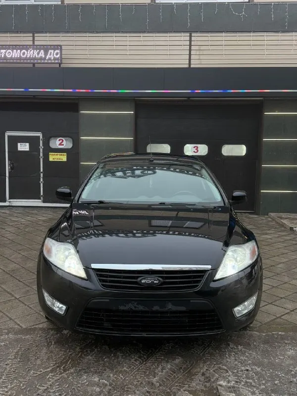 Продам ford mondeo 4 2007 год 2.0л авто в идеальном состоянии двигатель коробка ходовая в отличном самая полная комплектация линзованные фары электропривод сидений датчик дождя/ света климат контроль тесло монитор круиз контроль кнопка старт стоп и многое другое два комплекта колес лето на литых дисках машина на мне на учёте собственник! Карта техосмотра имеется!!! Цена 670тыс руб срочно‼ торг +79490738124 харцызск - фотография - 1