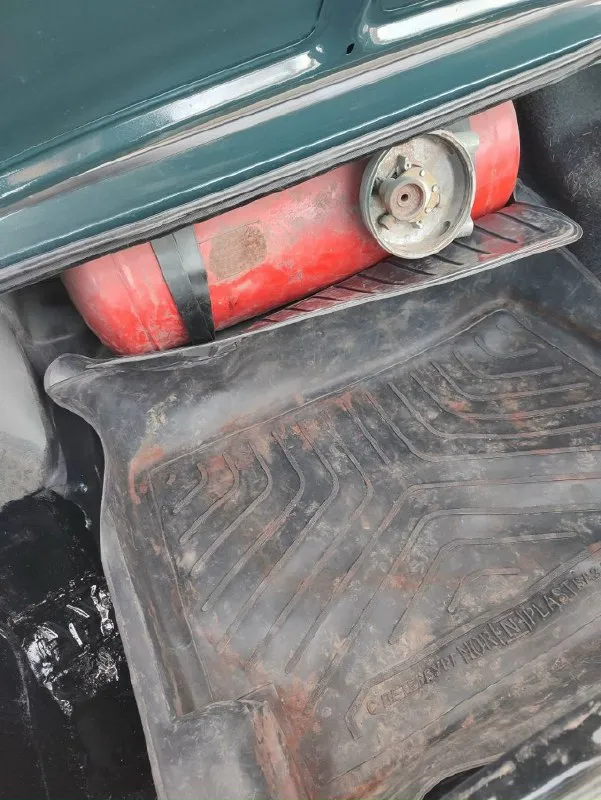 В продаже! Ваз 2107 2005 года выпуска авто без вложений, каждый день на ходу, сварки покски не требует, электрика исправна, двигатель 1.5 не дымит не троит, коробка 5 ступка не выбивает не хрустит, печка греет, газ бензин, ходовая на 4+ не плохая музыка, по дну промастичена, документы в порядке, цена 135 т. Р+ торг, звоните ☎+79495627031
📞 Звоните: +7(949)5627031 - фотография - 4