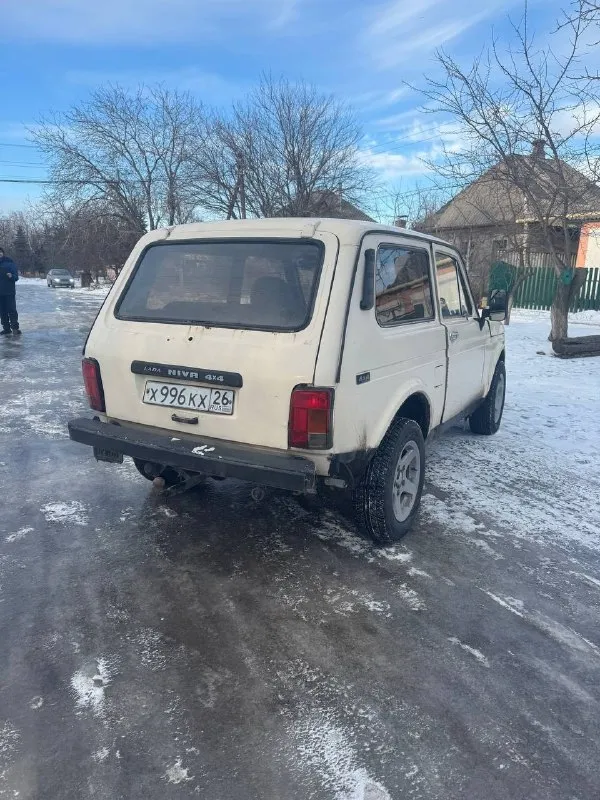Нива 2121 4х4 1.7 карб газ/бензин
Цена 225 тысяч рублей.
Без вложений. Завел и поехал. На очень бодром ходу!!!
Состояние по технике и железу 5 из 5.
Двигатель бодрый. Заводится с пол оборота. Масло не ест. Новый карбюратор настроенный.
Хорошая резина, запаска.
Новый генератор.
Лонжи и все силовые элементы идеал.
Коробка не выбивает.
Блокировка понижайка рабочая.
Новые мосты. Усиленные карданы. Новые грузы, гранаты.
Отличный свет !
По электрике все исправно.
Отличная нива которая довезёт куда угодно.
Возможен пригон по договоренности.
Осмотр макеевка.
Звонить +79493764526
🛞 Запчасти, шины, диски, авторазборки
🅿️ Авторынок донбасса

📞 Звоните: +7(949)3764526 - фотография - 2