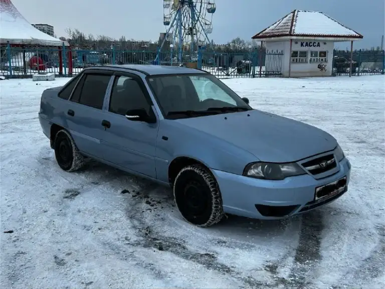 Продам дэу нексия (n150):
- Цена 285000+торг;
- Год 2012;
- Мотор 1,5 на 8 клапанов (a15sms с ланоса);
- Пробег 164тыс. ;
- Комплектация максимальная (кондиционер, гур, 4 эсп; подогрев заднего стекла и зеркал, штатная музыка с usb и aux);
- Осмотр г. Мариуполь;
- По документам полный порядок, продажа с переоформлением;
+79495188603 - Богдан.
Мотор сухой, не дымит, не троит, заводится и едет при любых условиях. Кпп в полном порядке, не хрустит, не гудит. Ходовка отличная, не стучит, не скрепит. Салон в хорошем состоянии, полностью комплектный, весь функционал работает. Резина зима на шипах.
Кузов в отличном состоянии, дно, пороги, лонжероны, стаканы, ниша под запаску, низа дверей, арки, крылья, всё в отличном состоянии, гнили нет. По лкп авто в хорошем состоянии, без серьезных дтп.
Пишите/звоните. - фотография - 3