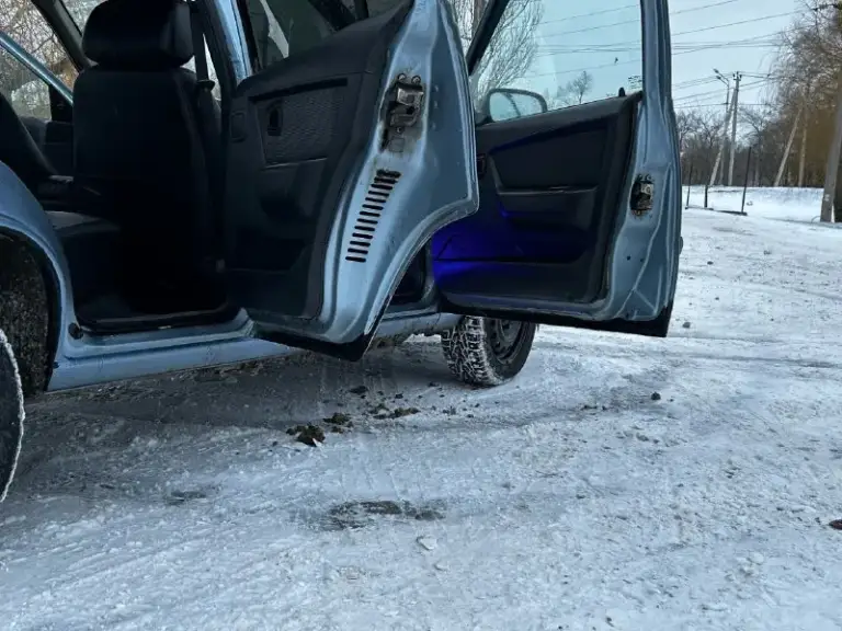 Продам дэу нексия (n150):
- Цена 285000+торг;
- Год 2012;
- Мотор 1,5 на 8 клапанов (a15sms с ланоса);
- Пробег 164тыс. ;
- Комплектация максимальная (кондиционер, гур, 4 эсп; подогрев заднего стекла и зеркал, штатная музыка с usb и aux);
- Осмотр г. Мариуполь;
- По документам полный порядок, продажа с переоформлением;
+79495188603 - Богдан.
Мотор сухой, не дымит, не троит, заводится и едет при любых условиях. Кпп в полном порядке, не хрустит, не гудит. Ходовка отличная, не стучит, не скрепит. Салон в хорошем состоянии, полностью комплектный, весь функционал работает. Резина зима на шипах.
Кузов в отличном состоянии, дно, пороги, лонжероны, стаканы, ниша под запаску, низа дверей, арки, крылья, всё в отличном состоянии, гнили нет. По лкп авто в хорошем состоянии, без серьезных дтп.
Пишите/звоните. - фотография - 7