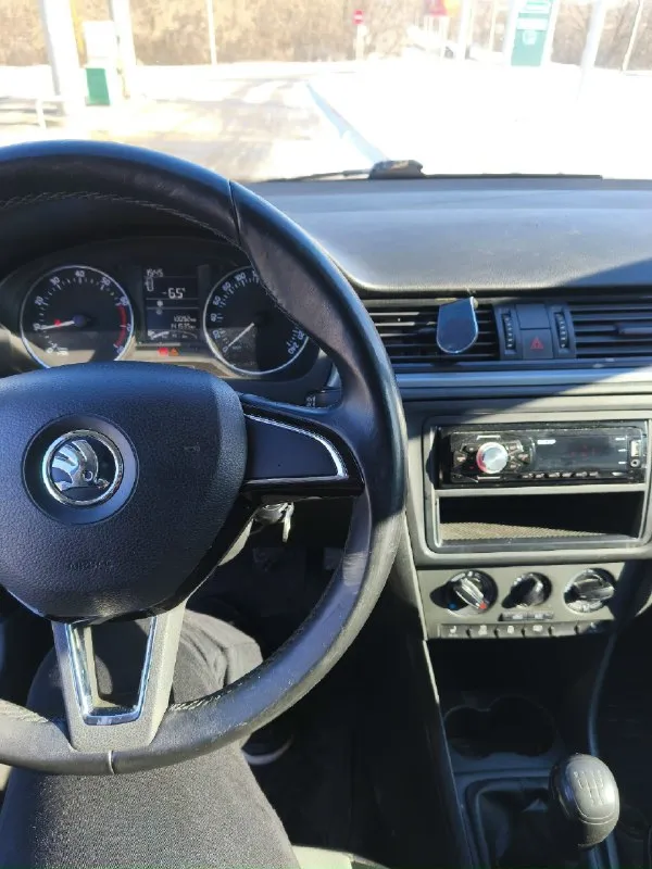 Продам skoda рапид 2015 г. Пробег: 141.000 тыс. В отличном состоянии. Вложений не требует. Могу скинуть видео обзор в телеграмм. Осмотр г. Макеевка. Центральный 6 подъезд 4. Звонить предворительно за 1-2. Цена 740 тыс. Торг. +79495091979
📞 Звоните: +7(949)5091979 - фотография - 9