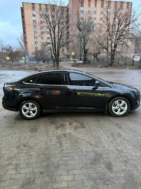 Продам ford focus 3 2013 год. Собственник
1.6(125)
Пробег 180 тыс.
Машина в отличном, ухоженном состоянии, вложений не требует, на полном ходу!
Технически в полном порядке.
«Двигатель масло не расходует (от замены до замены) работает ровно тихо, пробег родной.
• Коробка в отличном состоянии, переключается без тычков. ❗️была замена сцепления 20 тыс назад.
- Ходовая часть полностью обслужена.
Салон чистый, ухожен, опрятный.
- Кондиционер заправлен (дует хорошо),
-Оригинальное лобовое стекло с подогревом.
‼️Новая зимняя резина + летняя на оригинальных титановых дисках.
Юридически в полном порядке готов к переоформлению без штрафов, залогов, ограничений. Торг уместен.
Г. Донецк
Цена 850.000 руб
Феникс +79496411397
Телеграмм +79591386618
📲 Tg: @polina234
📞 Звоните: +7(949)6411397 - фотография - 4