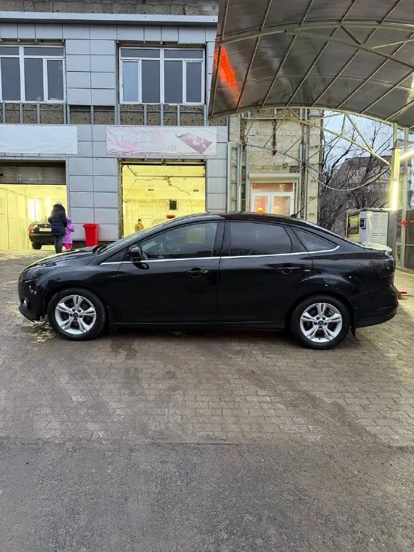 Продам ford focus 3 2013 год. Собственник
1.6(125)
Пробег 180 тыс.
Машина в отличном, ухоженном состоянии, вложений не требует, на полном ходу!
Технически в полном порядке.
«Двигатель масло не расходует (от замены до замены) работает ровно тихо, пробег родной.
• Коробка в отличном состоянии, переключается без тычков. ❗️была замена сцепления 20 тыс назад.
- Ходовая часть полностью обслужена.
Салон чистый, ухожен, опрятный.
- Кондиционер заправлен (дует хорошо),
-Оригинальное лобовое стекло с подогревом.
‼️Новая зимняя резина + летняя на оригинальных титановых дисках.
Юридически в полном порядке готов к переоформлению без штрафов, залогов, ограничений. Торг уместен.
Г. Донецк
Цена 850.000 руб
Феникс +79496411397
Телеграмм +79591386618
📲 Tg: @polina234
📞 Звоните: +7(949)6411397 - фотография - 5
