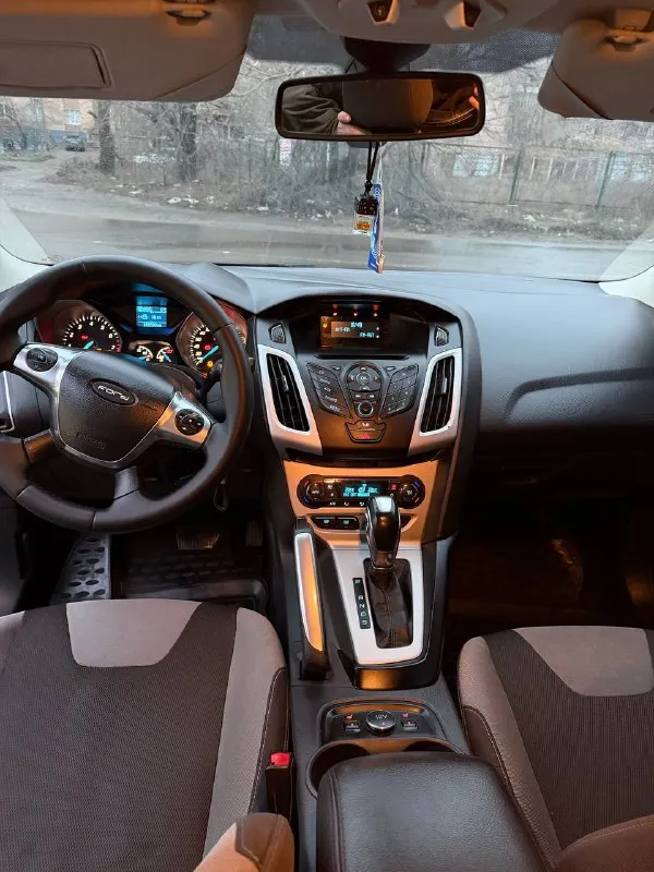 Продам ford focus 3 2013 год. Собственник
1.6(125)
Пробег 180 тыс.
Машина в отличном, ухоженном состоянии, вложений не требует, на полном ходу!
Технически в полном порядке.
«Двигатель масло не расходует (от замены до замены) работает ровно тихо, пробег родной.
• Коробка в отличном состоянии, переключается без тычков. ❗️была замена сцепления 20 тыс назад.
- Ходовая часть полностью обслужена.
Салон чистый, ухожен, опрятный.
- Кондиционер заправлен (дует хорошо),
-Оригинальное лобовое стекло с подогревом.
‼️Новая зимняя резина + летняя на оригинальных титановых дисках.
Юридически в полном порядке готов к переоформлению без штрафов, залогов, ограничений. Торг уместен.
Г. Донецк
Цена 850.000 руб
Феникс +79496411397
Телеграмм +79591386618
📲 Tg: @polina234
📞 Звоните: +7(949)6411397 - фотография - 8