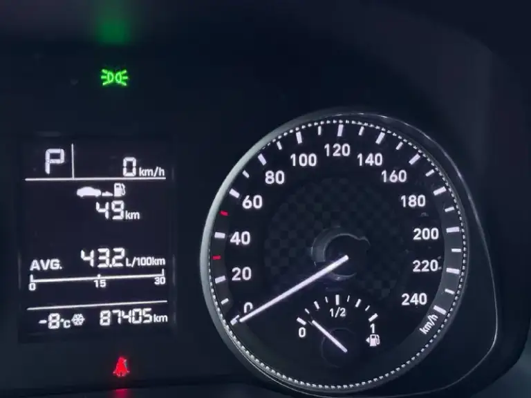 В продаже hyundai elantra 2019 года выпуска, рестайлинг.
Первая регистрация в декабре 2019 года.
Самый надежный двигатель объемом 1.6 на классическом автомате.
Родной пробег 87405 км.
Обслуживание в официальном дилере, полный комплект ключей и документов.
Отличная комплектация с климат контролем, датчиками света и дождя, подогревом сидений и руля, камера 🎥 заднего вида, штатная магнитола с поддержкой apple carplay и многое другое.
По запросу отправлю автотеку и видеообзор.
Цена  1.580.000₽

Whatsapp, telegram 89610580248 - фотография - 6