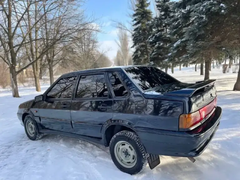 🚗 Ваз-2115 в достойном состоянии | таких на рынке нет

Продаю ухоженную «пятнашку», в которую вложено много сил, времени и денег.
Автомобиль не «из-под перекупа», машина хозяйская

Пробег 188 000 тысяч
Год выпуска 2007
Двигатель 8 клапаный

📄 Документы — полный порядок
✅ Юридически чистая
✅ Без запретов и ограничений

🛠 Кузов —
❌ Без жуков
❌ Без гнили
Днище, пороги, стаканы, карманы, низы дверей — в отличном состоянии, всё целое и живое.

⚙️ Техника — без вложений
Двигатель, коробка, подвеска работают отлично.
Сел и поехал — абсолютно без нареканий

✨ Внешний вид
Автомобиль в хорошем состоянии, очень красиво смотрится, собирает взгляды.

📍 Осмотр: г. Харцызск
💰 Цена: 275 000 ₽
Торг — только после осмотра автомобиля

📞 Телефон: +79496229018 - фотография - 6