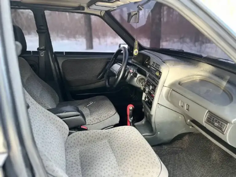 🚗 Ваз-2115 в достойном состоянии | таких на рынке нет

Продаю ухоженную «пятнашку», в которую вложено много сил, времени и денег.
Автомобиль не «из-под перекупа», машина хозяйская

Пробег 188 000 тысяч
Год выпуска 2007
Двигатель 8 клапаный

📄 Документы — полный порядок
✅ Юридически чистая
✅ Без запретов и ограничений

🛠 Кузов —
❌ Без жуков
❌ Без гнили
Днище, пороги, стаканы, карманы, низы дверей — в отличном состоянии, всё целое и живое.

⚙️ Техника — без вложений
Двигатель, коробка, подвеска работают отлично.
Сел и поехал — абсолютно без нареканий

✨ Внешний вид
Автомобиль в хорошем состоянии, очень красиво смотрится, собирает взгляды.

📍 Осмотр: г. Харцызск
💰 Цена: 275 000 ₽
Торг — только после осмотра автомобиля

📞 Телефон: +79496229018 - фотография - 7