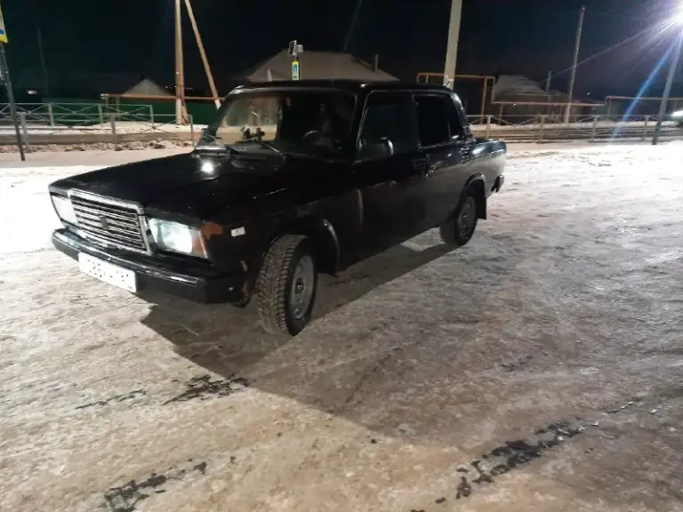 Продам личный автомобиль ваз 2107 2008 года машина как на фотографии по кузову присутствует косяки дно пороги всё целое я собственник машины страховка техосмотр всё есть двигатель 1.6 едет бодро не дымит ни троит масло не расходует от замены до замены новая зимняя резина по ходовой части новые все четыре шаровых новые амортизаторы новые задние тяги новые все зимники стоит музыка пневмосигнал новые радиаторная печка в машине ташкент новая акб лампы h4 плоские стёкла на фарах по договоренности могу пригнать цена 150 +79496795992
📞 Звоните: +7(949)6795992 - фотография - 1