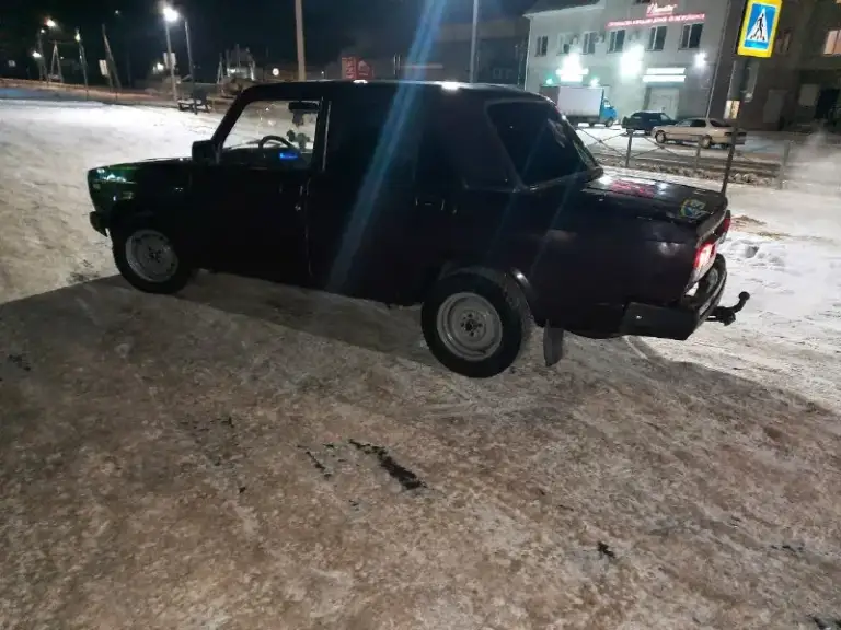 Продам личный автомобиль ваз 2107 2008 года машина как на фотографии по кузову присутствует косяки дно пороги всё целое я собственник машины страховка техосмотр всё есть двигатель 1.6 едет бодро не дымит ни троит масло не расходует от замены до замены новая зимняя резина по ходовой части новые все четыре шаровых новые амортизаторы новые задние тяги новые все зимники стоит музыка пневмосигнал новые радиаторная печка в машине ташкент новая акб лампы h4 плоские стёкла на фарах по договоренности могу пригнать цена 150 +79496795992
📞 Звоните: +7(949)6795992 - фотография - 3