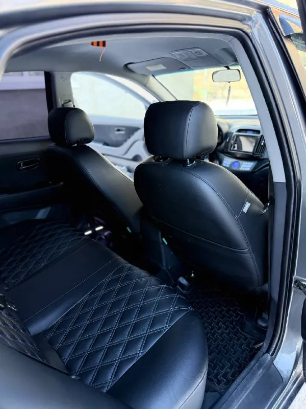 Продам hyudai elantra авто в идеальном состояния
2009 Года выпуска
Машина во владение 2 года полная комплектация коробка передач механическая стоят дорогие галогеновые фары хорошая музыка с планшетом камера заднего вида
Объём двигателя 1.6 вложений не каких не требует от слово совсем. Расходники все поменяны пробег 180.000 родной не смотанный на местном учёте 180 не пригнана авто не билась не красилась стёкла все родные салон чистый не прокуренный по документам любое переформление
Остальные вопросы по телефону +79490362879
Цена 660.000 торг у капота.
Возможен обмен с вашей доплатой - фотография - 5