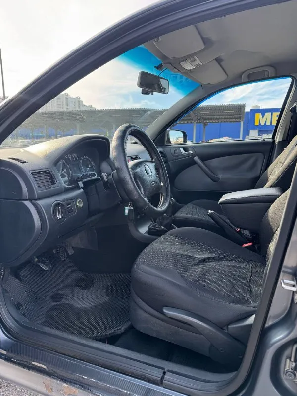 Skoda octavia tour 1.6 mpi (105 л. С. ), 2007 г.
📍 Донецк
💰 480 000 Руб. , торг строго у капота
Оригинальный автомобиль с прозрачной историей — куплена новой в автосалоне в 2007 году, за все время — 1 владелец по птс.
Пробег 364 000 км (преимущественно трасса). В такси не использовалась.

Техника:
— Двигатель 1.6 mpi (105 л. С. ) атмосферный, недавно после капитального ремонта, масло не расходует
— 5-Ступенчатая механика — без нареканий
— Подвеска в отличном состоянии
— Пороги и днище целые
— Антикоррозийная обработка
— Новая сигнализация
— Установлено и зарегистрировано гбо — экономичный расход

Оснащение:
— 4 Электростеклоподъёмника с доводчиками
— Электрозеркала с подогревом
— Электрокорректор фар
— Кондиционер обслужен и заправлен
— Android-магнитола 9" + камера заднего вида + видеорегистратор + bluetooth
— Управление с руля

Дополнительно:
Два комплекта колёс на дисках (зима/лето)

Автомобиль полностью исправен, вложений на данный момент не требует.

📞 +79490354530 - фотография - 5