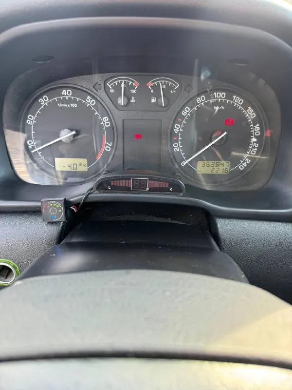 Skoda octavia tour 1.6 mpi (105 л. С. ), 2007 г.
📍 Донецк
💰 480 000 Руб. , торг строго у капота
Оригинальный автомобиль с прозрачной историей — куплена новой в автосалоне в 2007 году, за все время — 1 владелец по птс.
Пробег 364 000 км (преимущественно трасса). В такси не использовалась.

Техника:
— Двигатель 1.6 mpi (105 л. С. ) атмосферный, недавно после капитального ремонта, масло не расходует
— 5-Ступенчатая механика — без нареканий
— Подвеска в отличном состоянии
— Пороги и днище целые
— Антикоррозийная обработка
— Новая сигнализация
— Установлено и зарегистрировано гбо — экономичный расход

Оснащение:
— 4 Электростеклоподъёмника с доводчиками
— Электрозеркала с подогревом
— Электрокорректор фар
— Кондиционер обслужен и заправлен
— Android-магнитола 9" + камера заднего вида + видеорегистратор + bluetooth
— Управление с руля

Дополнительно:
Два комплекта колёс на дисках (зима/лето)

Автомобиль полностью исправен, вложений на данный момент не требует.

📞 +79490354530 - фотография - 9