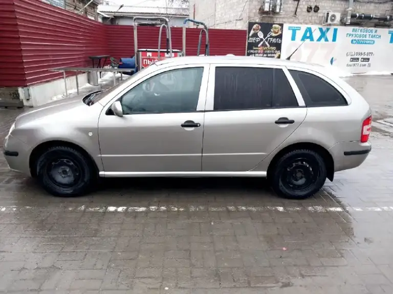 Продам экономичный автомобиль skoda fabia 2007г. Двигатель 1,2 по технической части всё работает исправно по двигателю и кпп нет ни каких нареканий, кузов весь живой без гнили, салон для своих лет в нормальном состоянии.
Кондиционер холодит, печка греет, есть подогрев сидений полностью исправный.
Документы в полном порядке машина без штрафов и запретов.
Цена 450 000р + торг
+79497089890
📲 Tg: @sereban1994
📞 Звоните: +7(949)7089890 - фотография - 5