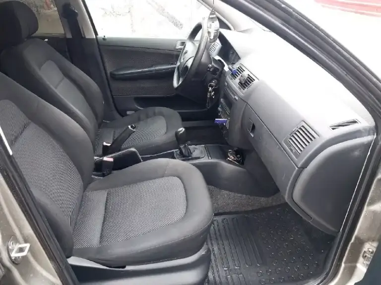 Продам экономичный автомобиль skoda fabia 2007г. Двигатель 1,2 по технической части всё работает исправно по двигателю и кпп нет ни каких нареканий, кузов весь живой без гнили, салон для своих лет в нормальном состоянии.
Кондиционер холодит, печка греет, есть подогрев сидений полностью исправный.
Документы в полном порядке машина без штрафов и запретов.
Цена 450 000р + торг
+79497089890
📲 Tg: @sereban1994
📞 Звоните: +7(949)7089890 - фотография - 6