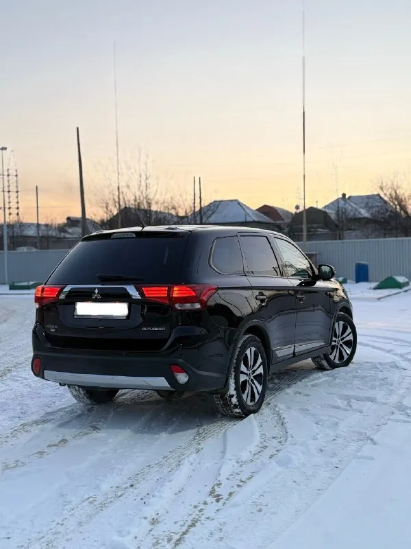 В продаже
🚘 Mitsubishi outlander
⬇️ 2,0 Бензин 2wd расход 7,8л/100км трасса
⬇️Вариатор
⬇️Выпуск ноябрь 2016 года
⬇️1 Хозяин в птс. Пробег 123.000км
⬇️Два ключа
🔖Комплектация: подогрев сидений, подогрев руля, круиз контроль, электро стеклоподъемники, электро зеркала, складывание зеркал, противотуманные фары, климат контроль, в подарок зимка шип на дисках.
По кузову, ржавчины и гнили нет, крашен только капот, есть небольшие сколы царапинки но, кузов весь отмыт от битума, отполирован и покрыт твердым воском, вживую очень сочно смотрится. Салон чистый ухоженный без сырости и лишних запахов.
По технике мотор в идеальном состоянии, масло с фильтрами поменял 7 февраля, очень тихо мягко работает, коробка вариатор идеально переключается не пинков ни рывков, ходовая в идеале делать абсолютно ничего не нужно готов на любые проверки! То пройден. Смотреть в г. Макеевка по договоренности.

💸1,610,000₽ +79493046854 Тг, вотсап, мах.

📞 Звоните: +7(949)3046854 - фотография - 2