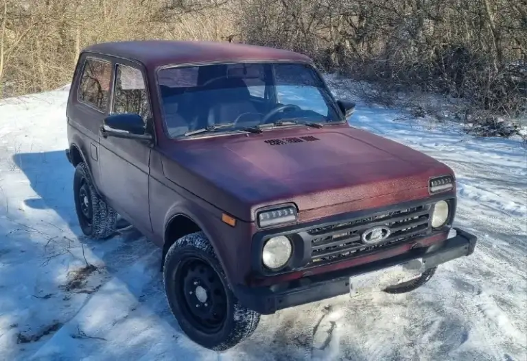 Нива 2011г. 4×4
По технике полностью обслуженная в отличном состоянии. Ходовая, масло во всех узлах, карданны, аккумулятор, дисковые тормоза, колодки перед/зад- поменяны. Движок, коробка, раздатка, мосты - в отличном, ничего не воет, не гудит не хрустит. Сбитая машина.
Кузов без гнили и ржавчины. Осенью красился в раптор.
По электрике всё отлично, ошибок нет, печка жарит, свет горит, музыка играет.
Салон полность в шумоизоляции.
Стоит гур, эл. Стеклоподъемники
Осмотр макеевка
Цена 400т. Р торг
+79490458517
📞 🇷🇺 Звоните: +79490458517 - фотография - 2