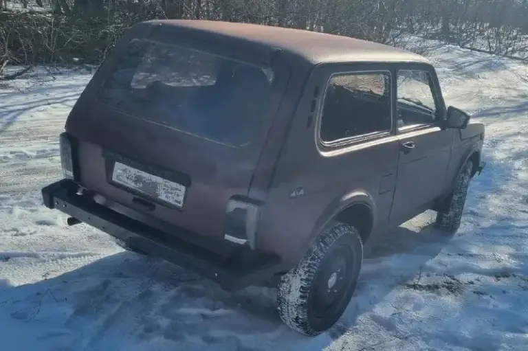 Нива 2011г. 4×4
По технике полностью обслуженная в отличном состоянии. Ходовая, масло во всех узлах, карданны, аккумулятор, дисковые тормоза, колодки перед/зад- поменяны. Движок, коробка, раздатка, мосты - в отличном, ничего не воет, не гудит не хрустит. Сбитая машина.
Кузов без гнили и ржавчины. Осенью красился в раптор.
По электрике всё отлично, ошибок нет, печка жарит, свет горит, музыка играет.
Салон полность в шумоизоляции.
Стоит гур, эл. Стеклоподъемники
Осмотр макеевка
Цена 400т. Р торг
+79490458517
📞 🇷🇺 Звоните: +79490458517 - фотография - 3