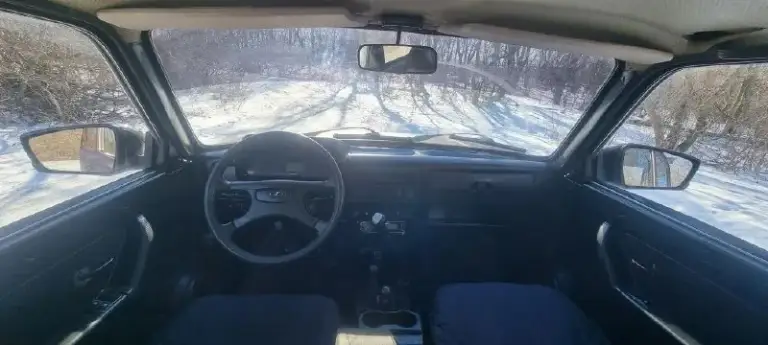 Нива 2011г. 4×4
По технике полностью обслуженная в отличном состоянии. Ходовая, масло во всех узлах, карданны, аккумулятор, дисковые тормоза, колодки перед/зад- поменяны. Движок, коробка, раздатка, мосты - в отличном, ничего не воет, не гудит не хрустит. Сбитая машина.
Кузов без гнили и ржавчины. Осенью красился в раптор.
По электрике всё отлично, ошибок нет, печка жарит, свет горит, музыка играет.
Салон полность в шумоизоляции.
Стоит гур, эл. Стеклоподъемники
Осмотр макеевка
Цена 400т. Р торг
+79490458517
📞 🇷🇺 Звоните: +79490458517 - фотография - 8