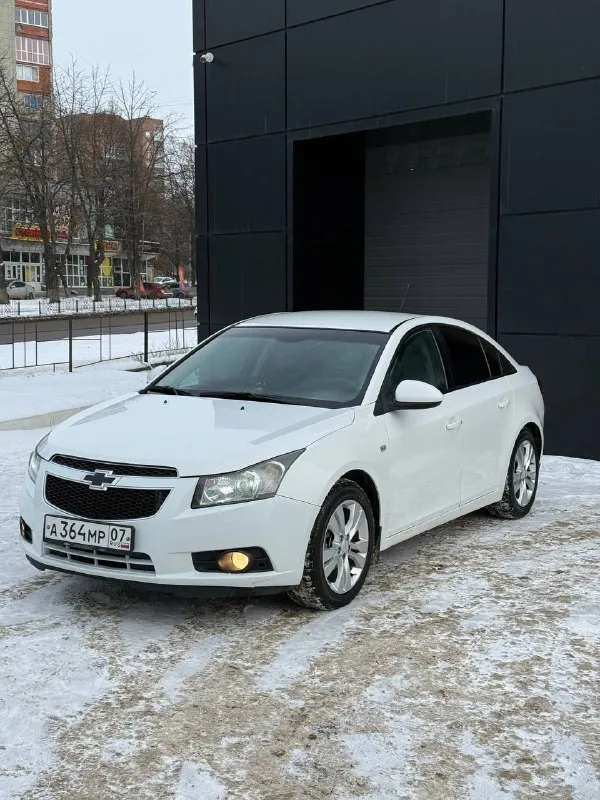 Продается chevrolet cruze 2010 год 1.6 мкпп
Атмосферник без турбин
Цена: 695.000 руб + разумный торг реальному покупателю
Тел: +7-949-024-81-88 ( либо telegram )
Шевроле круз
-Тех осмотр пройден ( диагностическая карта )
-Мотор на отлично не дымит не троит работает ровно масло не ест !
-Коробка без нареканий не хрустит не выбивает все передачи вкл идеально
- Пробег 184.000
- Все стекла родные вкл лобовое
- Автотека зеленая ( без дтп и выплат )
- Стоят диски r17 на хорошей зимней резине и лето отдам в комплекте
- По кузову выглядит отлично, пороги и днище в отличном состоянии гнили и рыжиков нету
-Из последнего поменял масло в двс, фильтра, свечи, опорные подшипники, тросики ручника, заднии колодки, передние лампы светят хорошо
- Состояние сел и поехал
- Доп стоит газ вписан в птс расход порадует
- Комплектация ls 4 ст
- Кондиционер холодит, печка греет
- Переоформление без проблем могу присутствовать в мрэо документы кристально чистые без штраф и запретов и. Т. Д
- Осмотр макеевка центр - фотография - 1