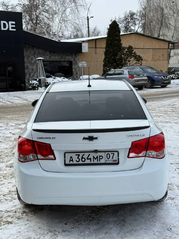 Продается chevrolet cruze 2010 год 1.6 мкпп
Атмосферник без турбин
Цена: 695.000 руб + разумный торг реальному покупателю
Тел: +7-949-024-81-88 ( либо telegram )
Шевроле круз
-Тех осмотр пройден ( диагностическая карта )
-Мотор на отлично не дымит не троит работает ровно масло не ест !
-Коробка без нареканий не хрустит не выбивает все передачи вкл идеально
- Пробег 184.000
- Все стекла родные вкл лобовое
- Автотека зеленая ( без дтп и выплат )
- Стоят диски r17 на хорошей зимней резине и лето отдам в комплекте
- По кузову выглядит отлично, пороги и днище в отличном состоянии гнили и рыжиков нету
-Из последнего поменял масло в двс, фильтра, свечи, опорные подшипники, тросики ручника, заднии колодки, передние лампы светят хорошо
- Состояние сел и поехал
- Доп стоит газ вписан в птс расход порадует
- Комплектация ls 4 ст
- Кондиционер холодит, печка греет
- Переоформление без проблем могу присутствовать в мрэо документы кристально чистые без штраф и запретов и. Т. Д
- Осмотр макеевка центр - фотография - 3