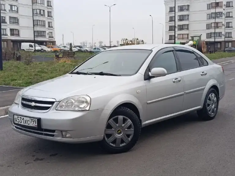 Chevrolet lacetti 2008 1.6 mt
- Пробег 166000
- 2 Собственника
- Цена: 615000
- Тел: +79494676510
- Донецк
Автомобиль в идеальном состоянии. Безаварийная эксплуатация, родной не скрученный пробег. По кузову без дефектов, следы гнили и коррозии отсутствуют, техническая часть полностью обслужена - без вложений.
Кондиционер, стеклоподъëмники с доводчиками(закрываются при закрытии авто), сенсорная мультимедиа на андроиде громкая связь, мультируль, подлокотник, сигнализация с обратной связью, вставки чёрного дерева, отличная зимняя резина. В двух словах лачик очень живой ухоженный. - фотография - 2