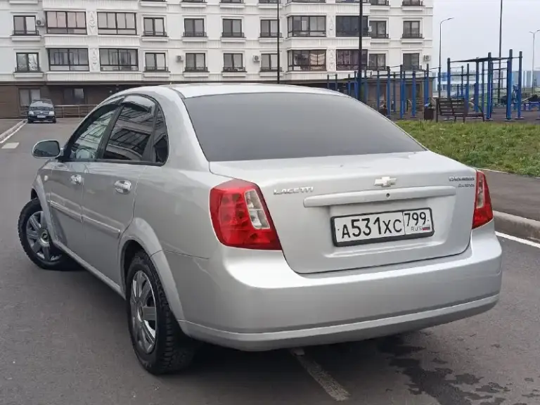 Chevrolet lacetti 2008 1.6 mt
- Пробег 166000
- 2 Собственника
- Цена: 615000
- Тел: +79494676510
- Донецк
Автомобиль в идеальном состоянии. Безаварийная эксплуатация, родной не скрученный пробег. По кузову без дефектов, следы гнили и коррозии отсутствуют, техническая часть полностью обслужена - без вложений.
Кондиционер, стеклоподъëмники с доводчиками(закрываются при закрытии авто), сенсорная мультимедиа на андроиде громкая связь, мультируль, подлокотник, сигнализация с обратной связью, вставки чёрного дерева, отличная зимняя резина. В двух словах лачик очень живой ухоженный. - фотография - 4