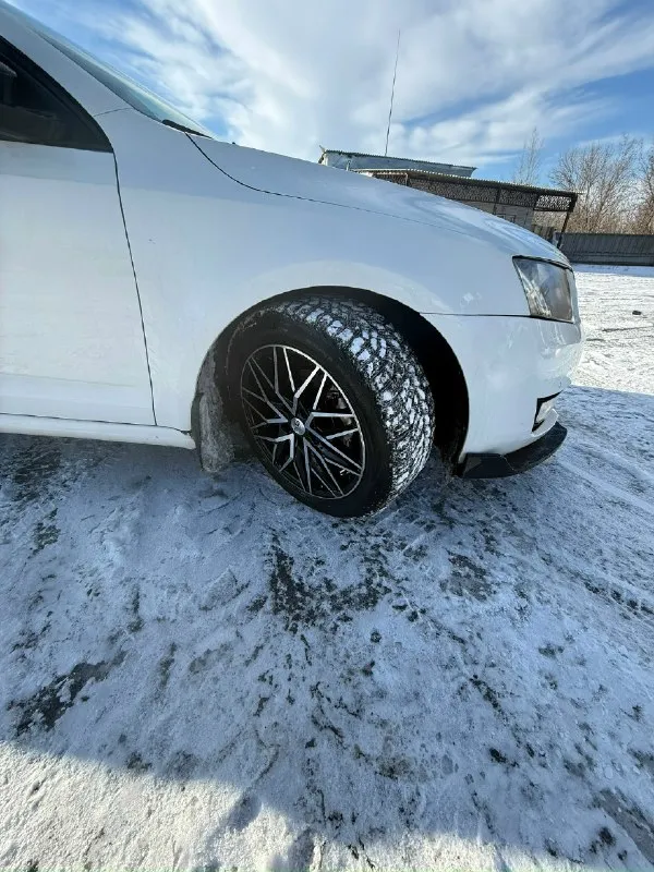 Продам skoda octavia a7 2013 года выпуска. Пробег 220.000 км. Машина полностью в исправном состоянии, я собственник, машиной владею 3 года. Варить красить не нужно, на 200.000 км заменено сцепление, заменены масла в коробке и мехатронике, в мехатронике заменены мозги, коробка работает четко без нареканий, установлен новый комплект грм continental, двигатель 1.4 tsi масло не берет, масло менял каждые 7 тыс. Км. , также заменена помпа с термостатом, новый радиатор охлаждения и кондиционера, климат контроль работает исправно. По комплектации: -мультируль -сенсорная -мультимедиа -парктроники в круг -подогрев передних и задних сидений -круиз, датчик света из последнего: заменены передние колодки, задние отдам с машиной, заменено масло в двигателе, установлены новые диски, новый аккумулятор, новая зимняя резина, летняя в комплекте. Реальному покупателю торг! Перекупов и диванных экспертов: просьба не беспокоить! Кому нужна хорошая машина - не пожалеет, вложений не требует ника
📞 Звоните: +7(949)3196208 - фотография - 2