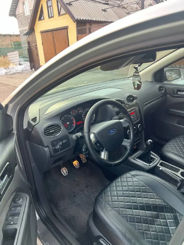 Продам ford focus 2 ghia
Год: 2007
Пробег: 204 т родной!, двигатель 1.8 бензин работает отлично, едет очень хорошо! Ходовая без нареканий, кузов в очень достойном состоянии, без гнили и коррозии! Свежая резина 23 года. Салон в идеальном состоянии, руль в заводской оплетке, работает каждая кнопочка, не затертый и тд. Комплектация богатая ghia! Круиз-контроль, подогревы сидений, зеркал, лобового, 4 стекло подьемника с авто доводчиками, бортовик, птф, мульти руль, эл. Зеркала! Задние парктроники!
Все стекла заводские включая лобовое!
Авто вложений не требует
2 Хозяина птс оригинал! Документы чистые оформление в мрэо!
Торг есть
Цена: 545000
📞+79496463727
📍Мариуполь - фотография - 8
