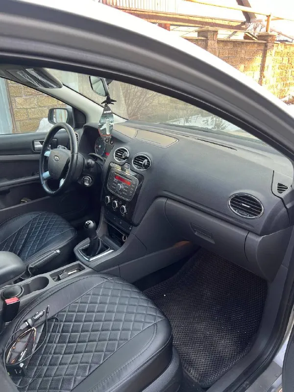 Продам ford focus 2 ghia
Год: 2007
Пробег: 204 т родной!, двигатель 1.8 бензин работает отлично, едет очень хорошо! Ходовая без нареканий, кузов в очень достойном состоянии, без гнили и коррозии! Свежая резина 23 года. Салон в идеальном состоянии, руль в заводской оплетке, работает каждая кнопочка, не затертый и тд. Комплектация богатая ghia! Круиз-контроль, подогревы сидений, зеркал, лобового, 4 стекло подьемника с авто доводчиками, бортовик, птф, мульти руль, эл. Зеркала! Задние парктроники!
Все стекла заводские включая лобовое!
Авто вложений не требует
2 Хозяина птс оригинал! Документы чистые оформление в мрэо!
Торг есть
Цена: 545000
📞+79496463727
📍Мариуполь - фотография - 9