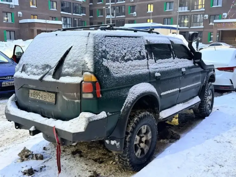 Mitsubishi montero sport. Настоящий боевой конь, абсолютно в исправном состоянии. Автомат, 170 сил. Полностью обслуженный двигатель и коробка, меньше тысячи км назад полностью менялись все тех жидкости (антифриз, все масла). Коробка не пинается на любом положении, мотор тянет, как не в себя. Зимой кого только не вытаскивал. Не застревал на нем еще ни разу, хотя по местам труднопроходимым кататься очень люблю.
Стоят проставки на +30 мм клиренса, вместе с колесами дает очень приличную высоту. Установлен шноркель и силовые бампера. Все изменения вписаны в птс.
По кузову целый, не гнилой, даже пороги.
Отличный вариант для охотников, рыбаков и военных. Изначальная цена 750 тысяч, другие такие обслуженные авто, подготовленные для внедорожья стоят сильно дороже. Торг допустим потенциальным покупателям, договориться сможем. Все необходимые дополнительные вопросы, фото и видео скину при надобности.
☎️ 89895574596

📞 Звоните: +7(989)5574596 - фотография - 5
